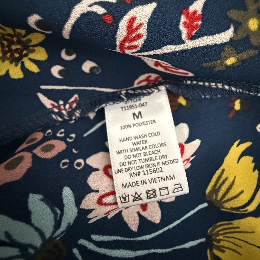 Lush Stitch Fix navy blue multicolor floral cold shoulder tank top size medium - Picture 9 of 9